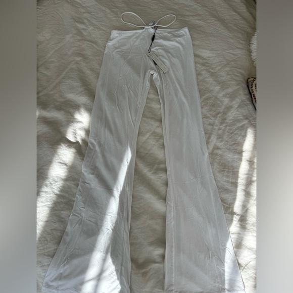 SMALL SIZE ZERO WHITE Indah Hale top and Jessie string pant in WHITE - Picture 4 of 14